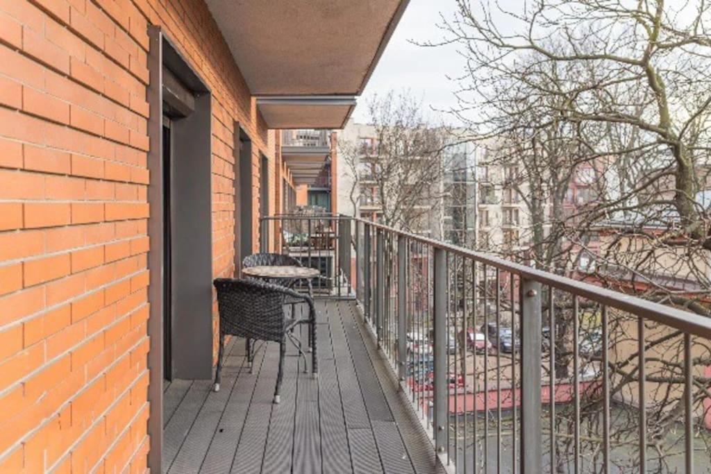 Uroczy Apartament - Angel City Krakau Buitenkant foto